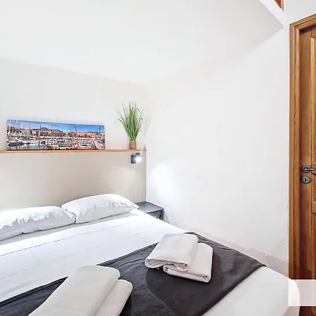 Nestor&jeeves - L Escale - Old Town